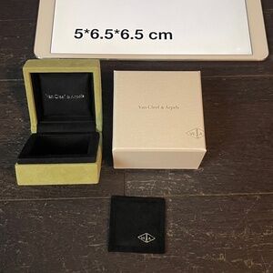 Van cleef & Arpels genuine empty case Green box Jewelry storage box+outer box